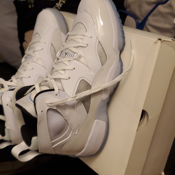 Mens size 12 Jordan jumpmans - Picture 7 of 7